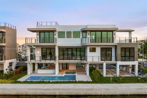 301 Buttonwood Cir #A, Key Largo FL 33037