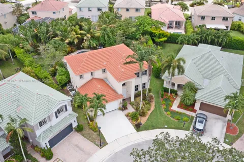 4209 Pinewood Ln, Weston FL 33331