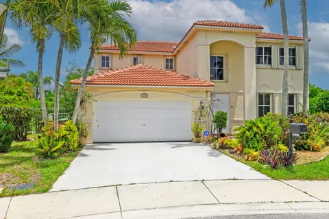4209 Pinewood Ln, Weston FL 33331