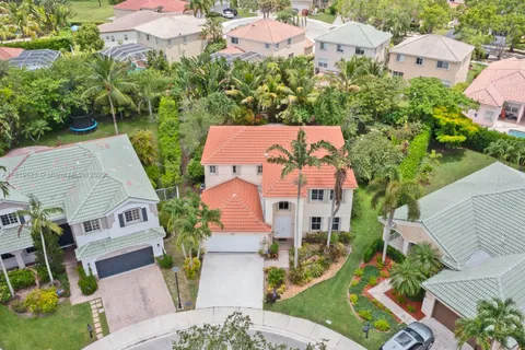 4209 Pinewood Ln, Weston FL 33331