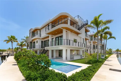 301 Buttonwood Cir #B, Key Largo FL 33037