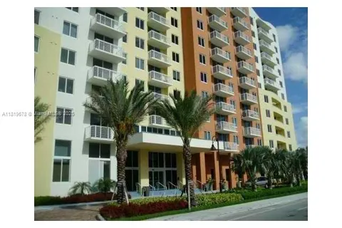 2775 NE 187th St # 407, Aventura FL 33180