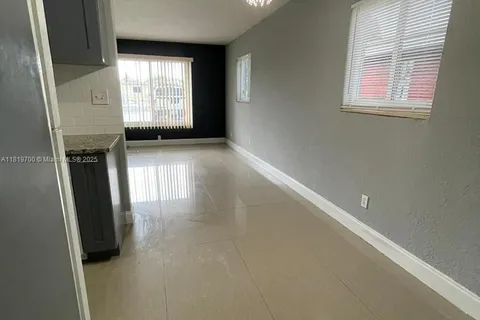 2720 NW 2nd St, Pompano Beach FL 33069