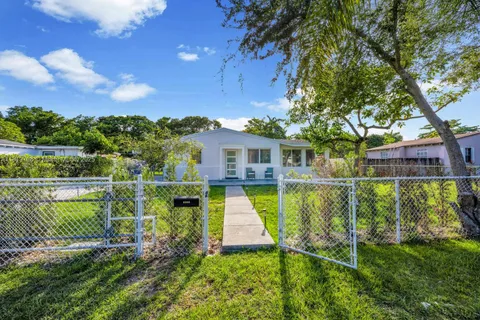 6700 SW 62nd Ct, South Miami FL 33143