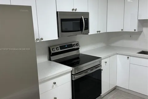 10090 NW 80th Ct # 1421, Hialeah Gardens FL 33016