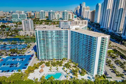 100 Bayview Dr # 1622, Sunny Isles Beach FL 33160