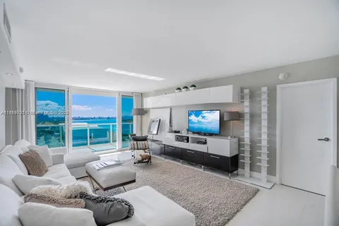 100 Bayview Dr # 1622, Sunny Isles Beach FL 33160