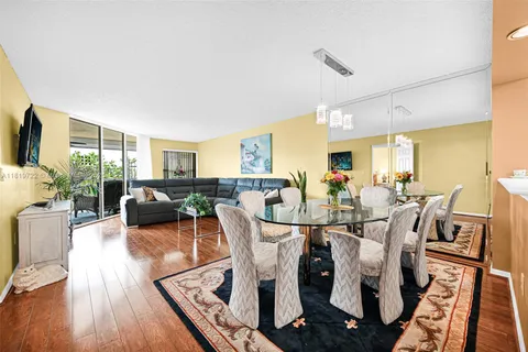 7555 Granville Dr # 304, Tamarac FL 33321