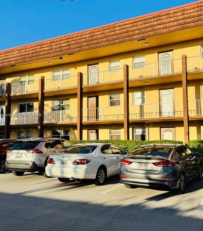 2720 N Pine Island Rd # 103, Sunrise FL 33322