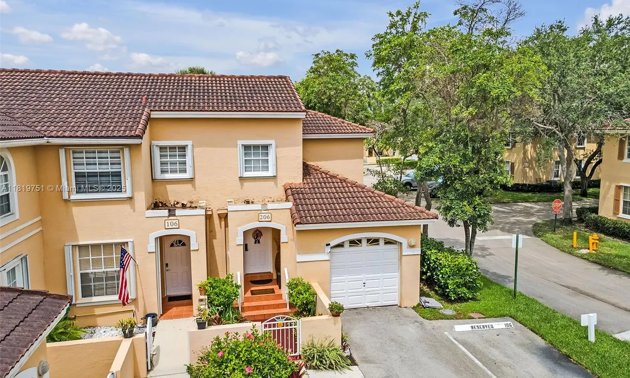 14621 Balgowan Rd # 3, Miami Lakes FL 33016