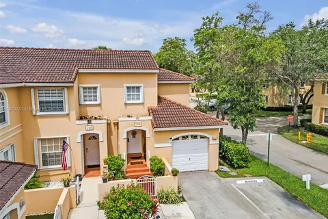14621 Balgowan Rd # 3, Miami Lakes FL 33016