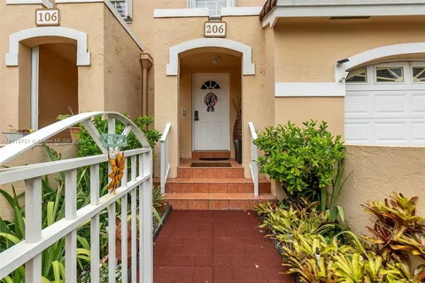 14621 Balgowan Rd # 3, Miami Lakes FL 33016