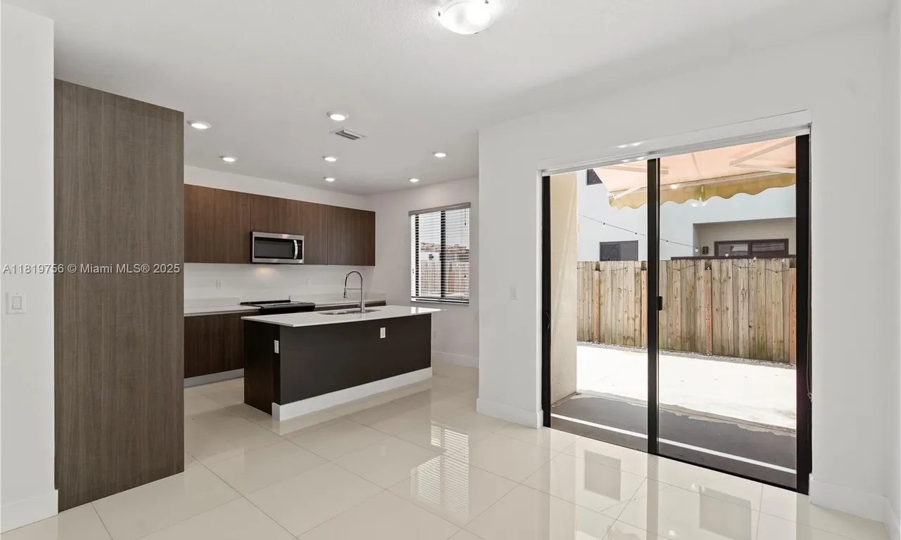 535 SW 91st Pl, Miami FL 33174