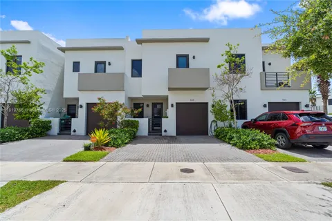 535 SW 91st Pl, Miami FL 33174