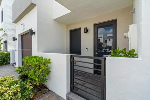 535 SW 91st Pl, Miami FL 33174