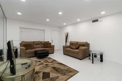 10350 SW 220th St # 142, Cutler Bay FL 33190