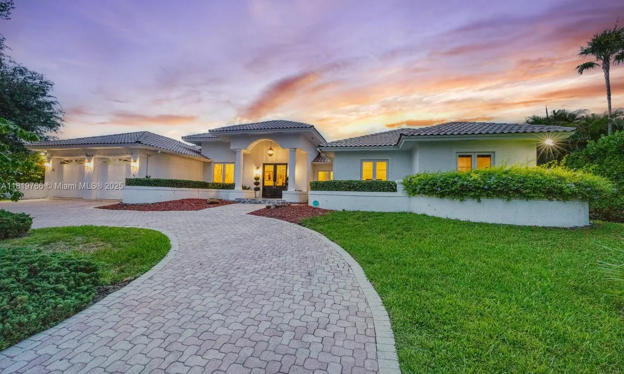 16070 SW 77 Ct, Palmetto Bay FL 33157