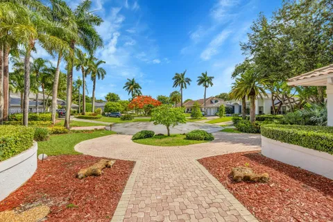 16070 SW 77 Ct, Palmetto Bay FL 33157