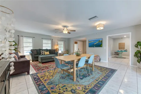 1122 S N St, Lake Worth FL 33460
