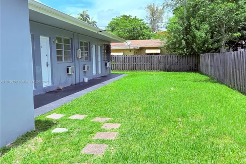 1045 NE 80th St # 3, Miami FL 33138