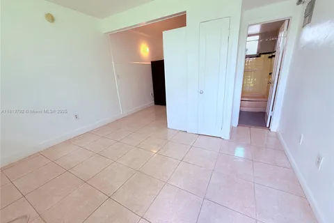 1045 NE 80th St # 3, Miami FL 33138