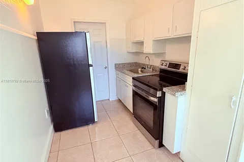 1045 NE 80th St # 3, Miami FL 33138