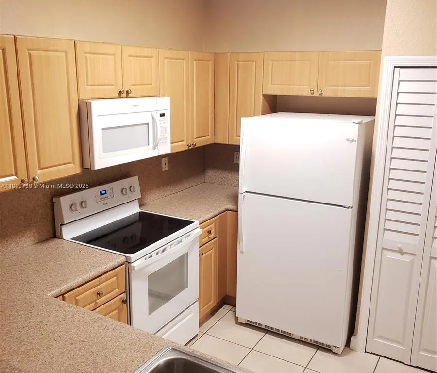 2903 SE 17th Ave # 106, Homestead FL 33035
