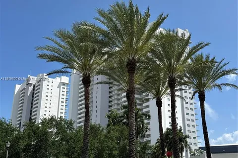 15051 Royal Oaks # 801, North Miami FL 33181