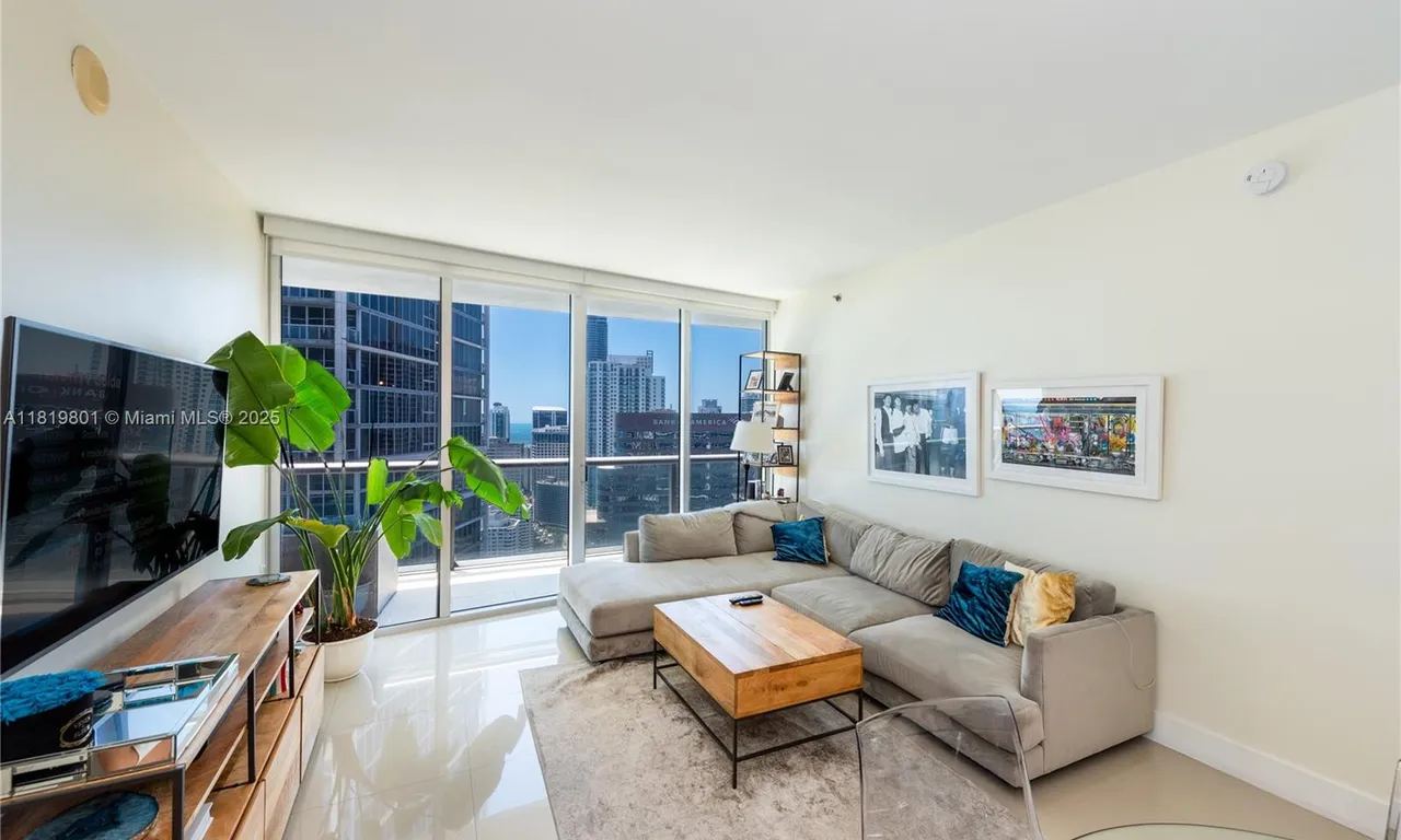 475 Brickell Ave # 4213, Miami FL 33131