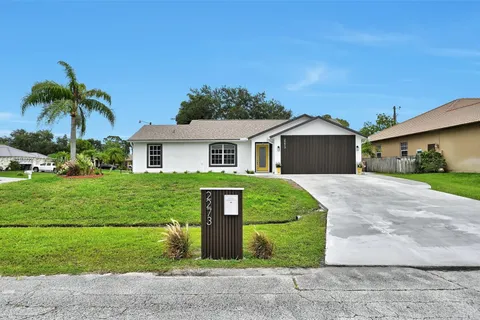 2273 SW Phyllis Ln, Port St. Lucie FL 34953