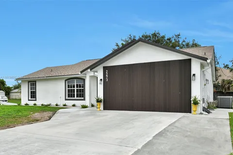2273 SW Phyllis Ln, Port St. Lucie FL 34953