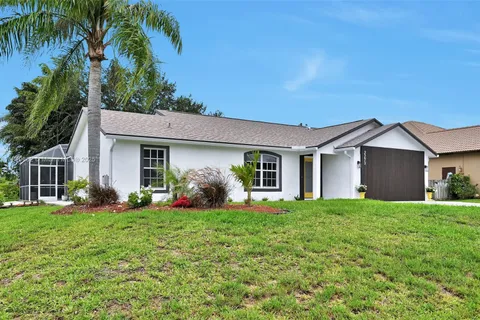2273 SW Phyllis Ln, Port St. Lucie FL 34953
