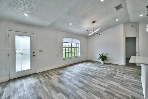 2273 SW Phyllis Ln, Port St. Lucie FL 34953