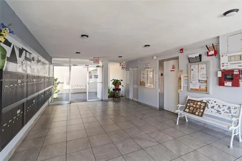 1333 E Hallandale Beach Blvd # 421, Hallandale Beach FL 33009
