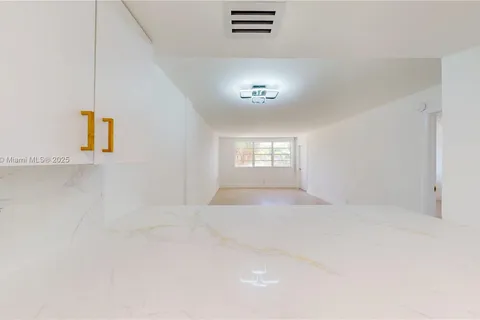 1333 E Hallandale Beach Blvd # 326, Hallandale Beach FL 33009