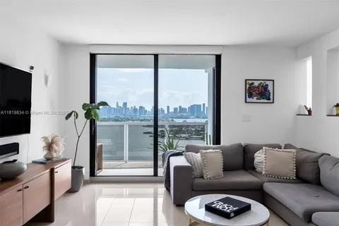 9 Island Ave # 2205, Miami Beach FL 33139