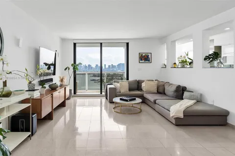 9 Island Ave # 2205, Miami Beach FL 33139