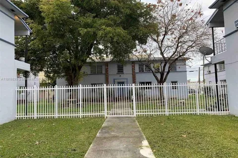 424 NE 82nd St # 4C, Miami FL 33138