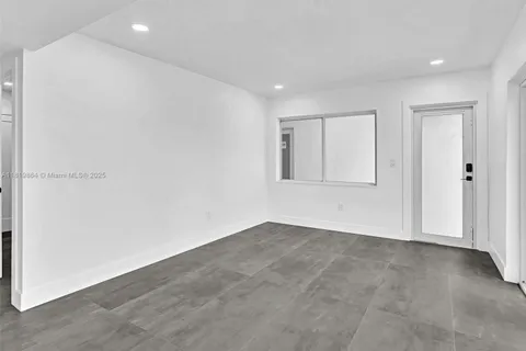 11900 N Bayshore Dr # 101, North Miami FL 33181