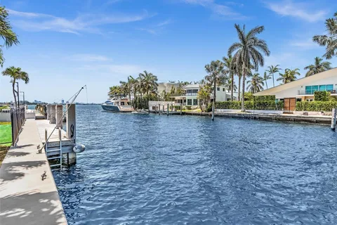 11900 N Bayshore Dr # 101, North Miami FL 33181