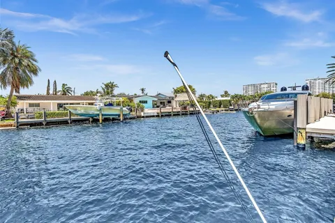 11900 N Bayshore Dr # 101, North Miami FL 33181