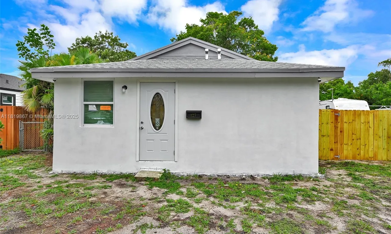 127 NE 8th St, Pompano Beach FL 33060