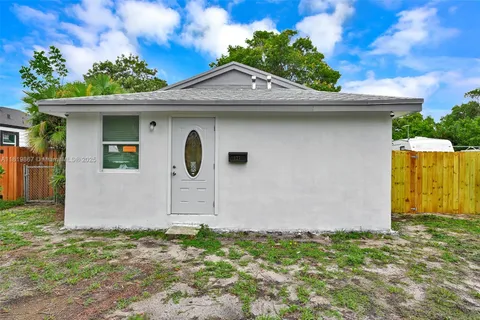 127 NE 8th St, Pompano Beach FL 33060