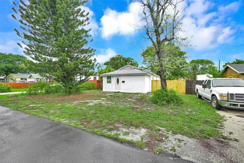 127 NE 8th St, Pompano Beach FL 33060