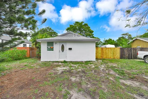 127 NE 8th St, Pompano Beach FL 33060
