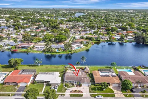 11520 NW 23rd St, Pembroke Pines FL 33026