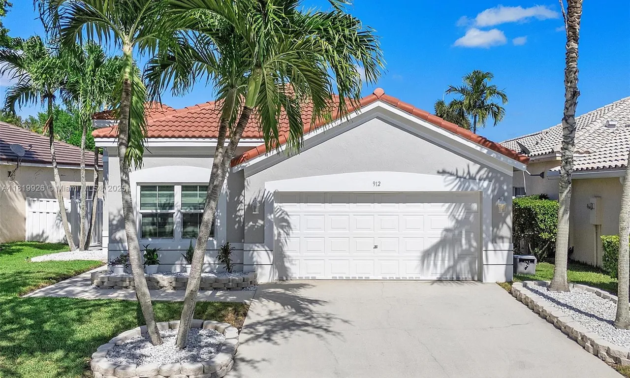 912 Tanglewood Cir, Weston FL 33327