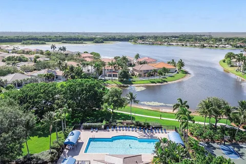 912 Tanglewood Cir, Weston FL 33327