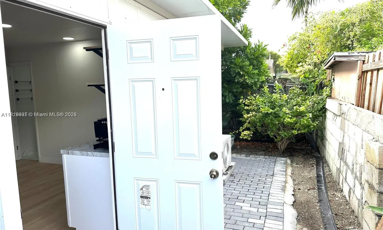 8235 SW 41st Ter # 1, Miami FL 33155