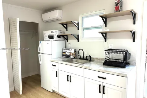 8235 SW 41st Ter # 1, Miami FL 33155